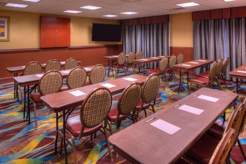 Hampton Inn & Suites Ontario - image 50