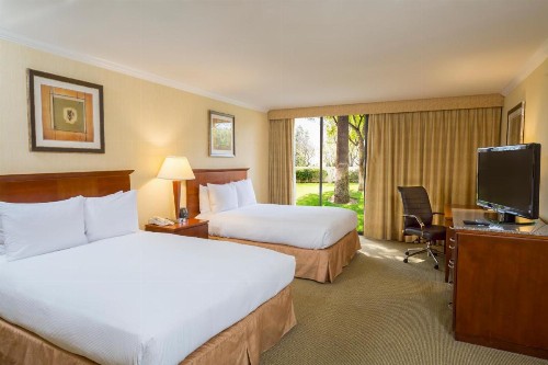 Ontario Airport Hotel & Conference Center - image 9