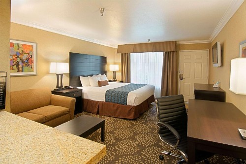 Hotel d'Lins Ontario Airport - image 22
