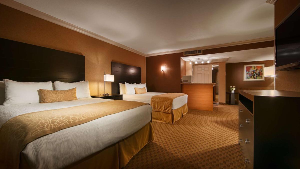 Hotel d'Lins Ontario Airport - image 5