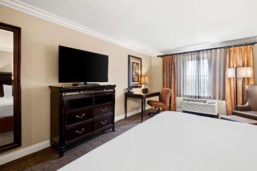 Ayres Hotel Ontario Mills Mall - image 26