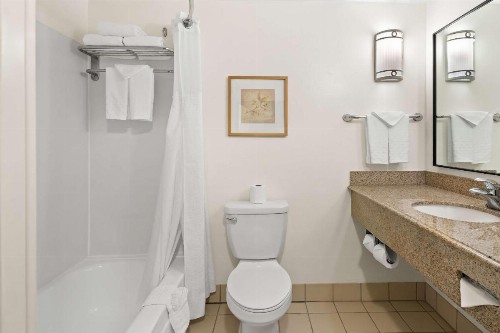 Ayres Hotel Ontario Mills Mall - image 33