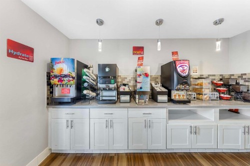 Best Western Plus Ontario Airport & Convention Center - image 6