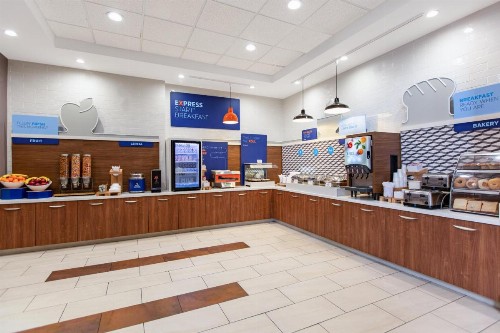 Holiday Inn Express Ontario an IHG Hotel - image 21