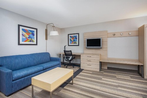 Holiday Inn Express Ontario an IHG Hotel - image 32