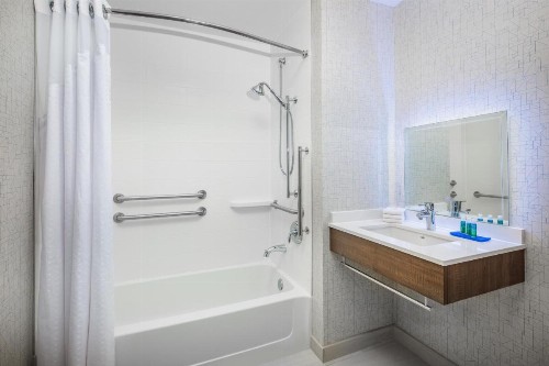 Holiday Inn Express Ontario an IHG Hotel - image 49