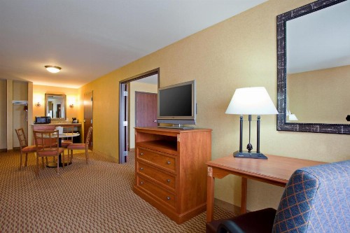 Holiday Inn Express Ontario an IHG Hotel - image 7