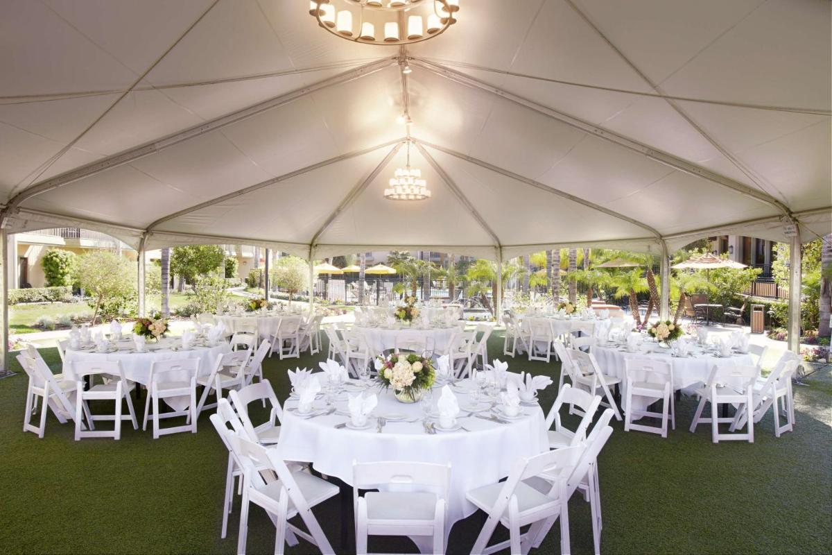 DoubleTree by Hilton Ontario Airport - main image