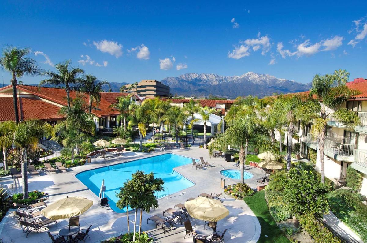 DoubleTree by Hilton Ontario Airport - image 2
