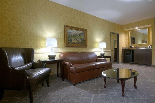 Azure Hotel&Suites Ontario Trademark Collection by Wyndham - image 21