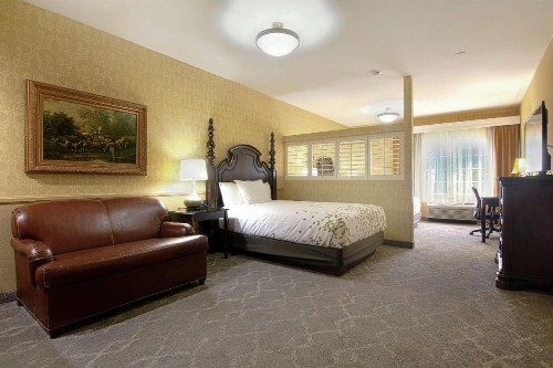 Azure Hotel&Suites Ontario Trademark Collection by Wyndham - image 36