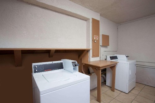 Travelodge by Wyndham Ontario - image 20