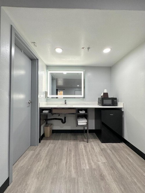 Travelodge by Wyndham Ontario - image 27