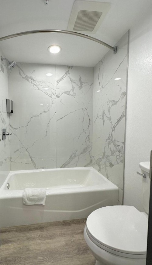Travelodge by Wyndham Ontario - image 3