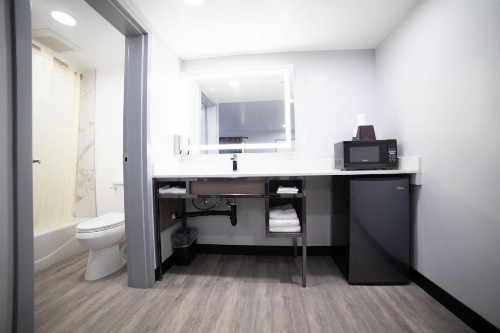 Travelodge by Wyndham Ontario - image 34