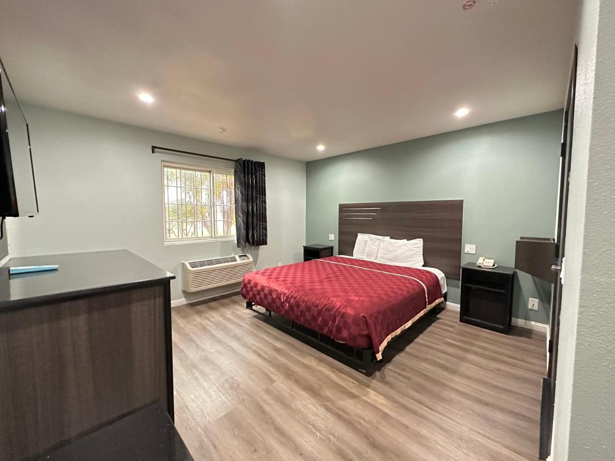 Travelodge by Wyndham Ontario - image 4