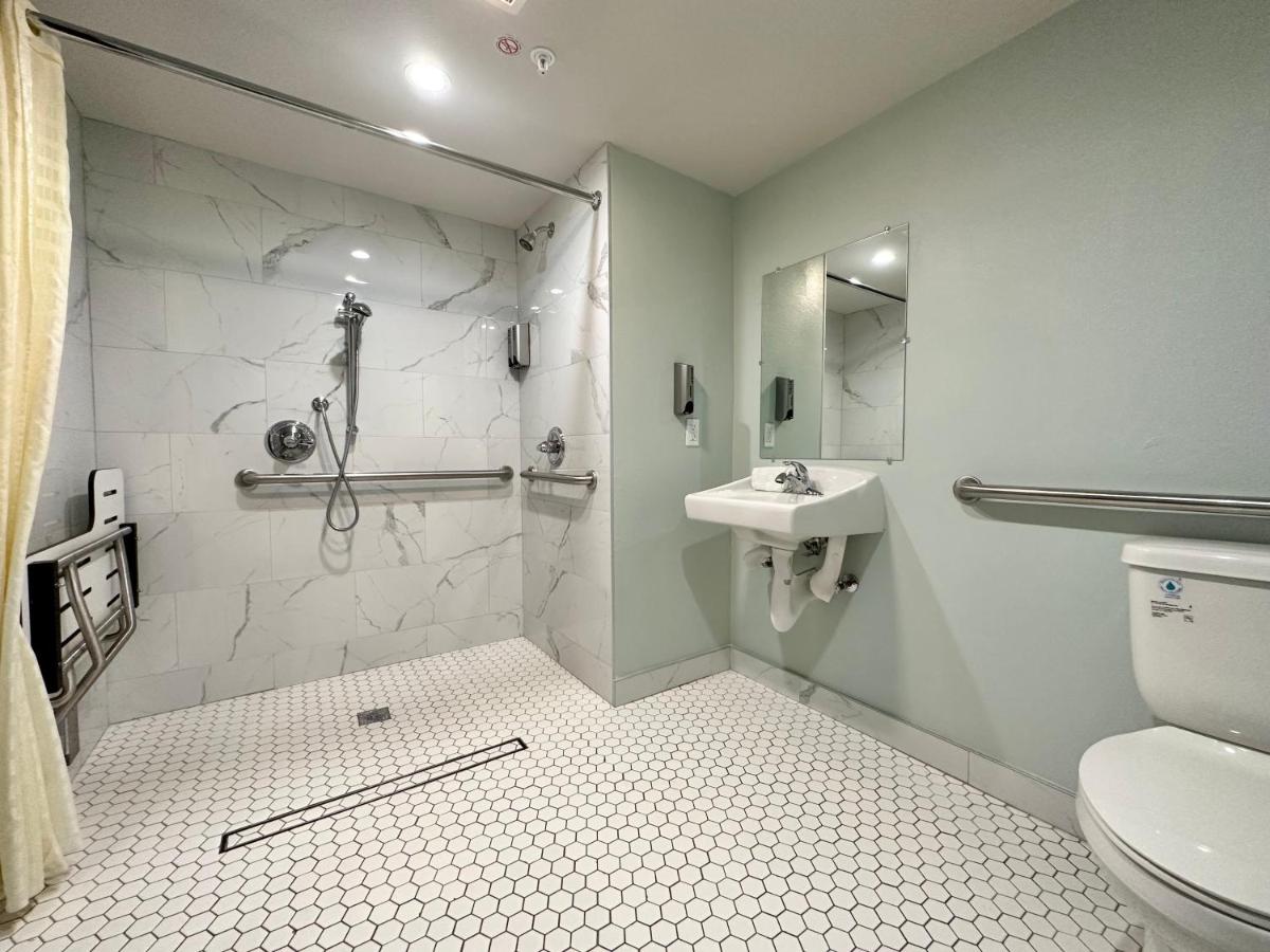Travelodge by Wyndham Ontario - image 7