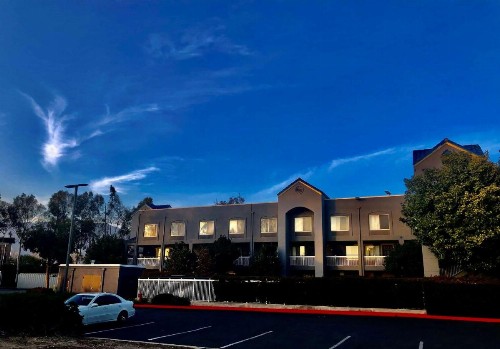 SureStay Hotel by Best Western Ontario Airport - image 14