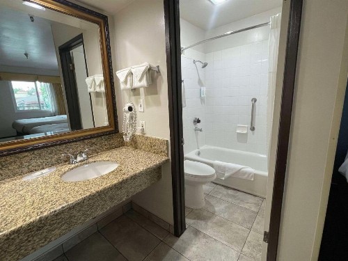 Quality Inn Ontario Airport Convention Center - image 13