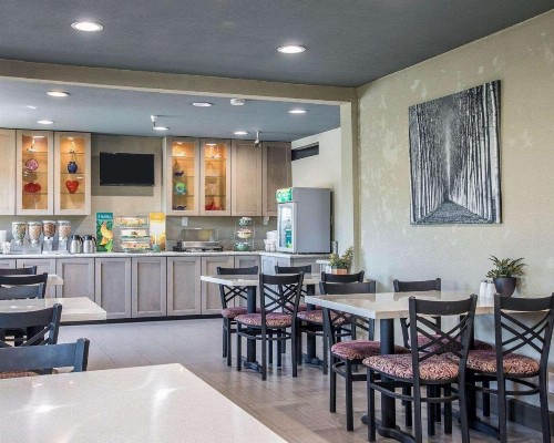 Quality Inn Ontario Airport Convention Center - image 32