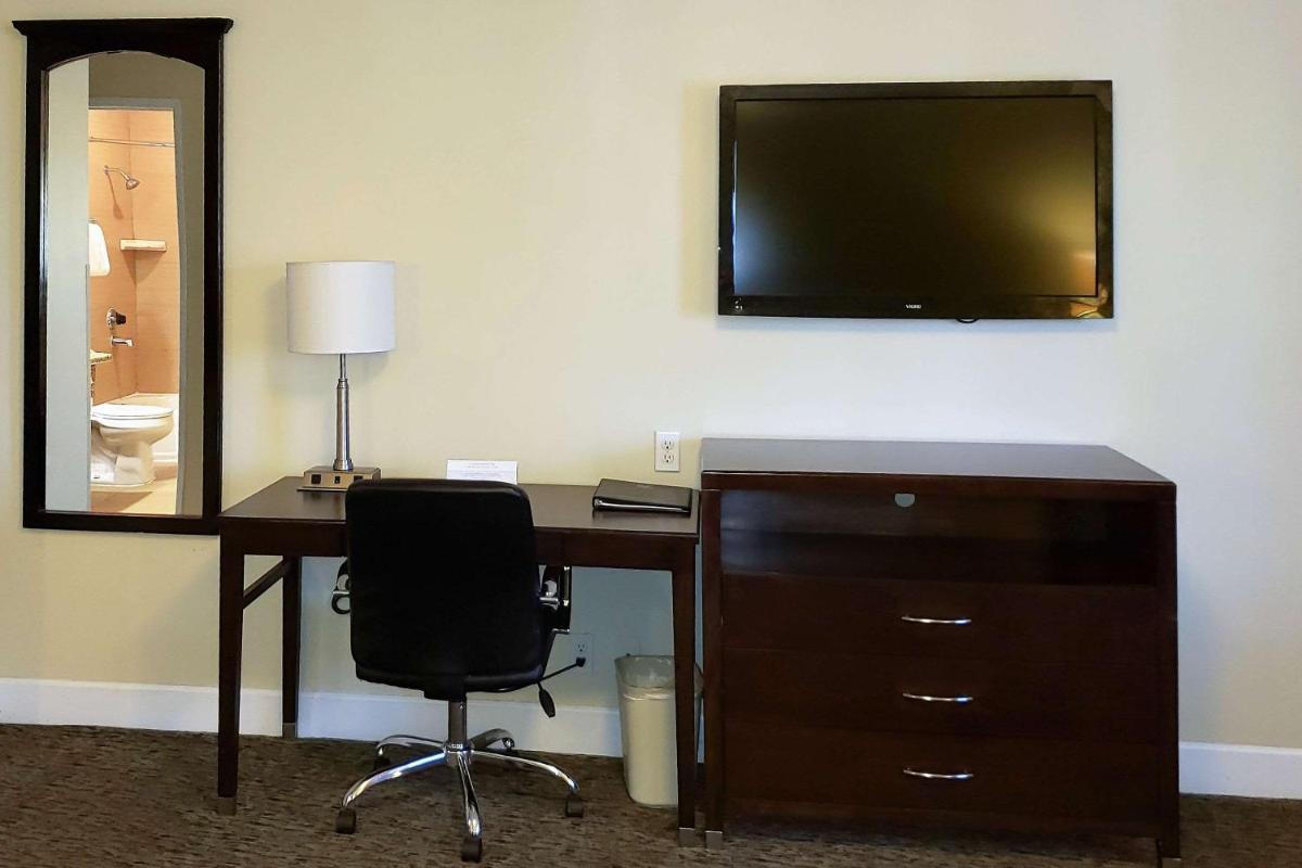 Quality Inn Ontario Airport Convention Center - image 7