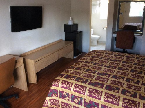 American Inn - image 5