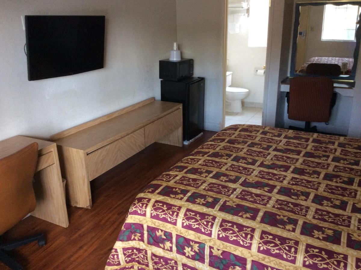 American Inn - image 5
