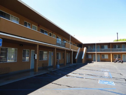 American Inn - image 6