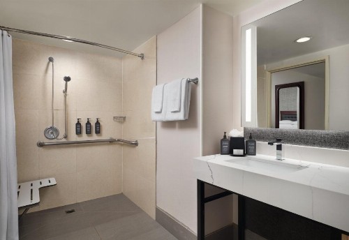 Sheraton Ontario Airport Hotel - image 15