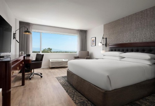 Sheraton Ontario Airport Hotel - image 17