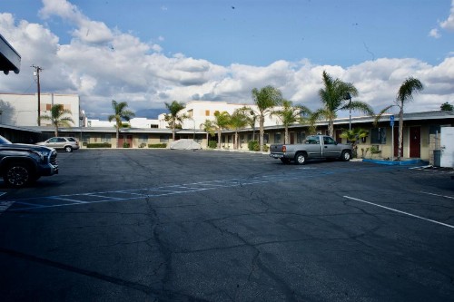 Sands motel - image 5