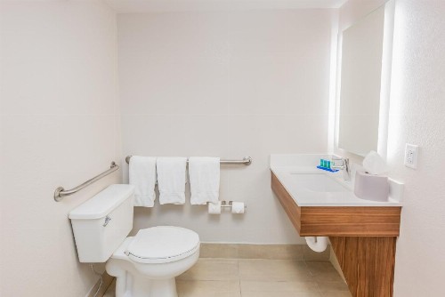 Holiday Inn Express Orange Beach - On The Beach an IHG Hotel - image 45