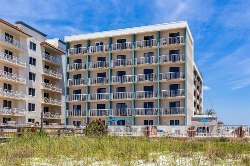 Sleep Inn on the Beach - image 13