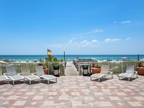 Sleep Inn on the Beach - image 2