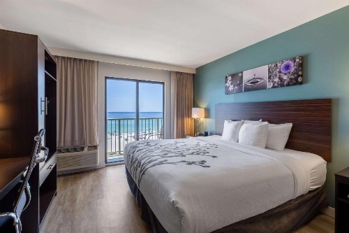 Sleep Inn on the Beach - image 30