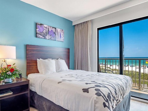Sleep Inn on the Beach - image 47
