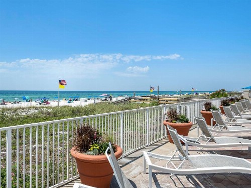 Sleep Inn on the Beach - image 6