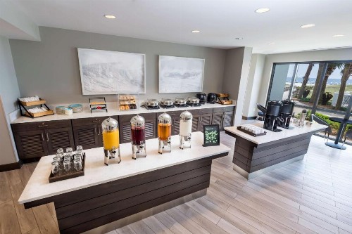 The Island House Hotel a Doubletree by Hilton - image 33