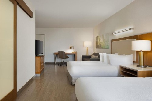 SpringHill Suites Orange Beach at The Wharf - image 28
