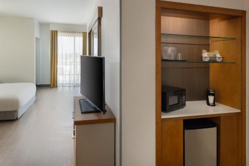 SpringHill Suites Orange Beach at The Wharf - image 29
