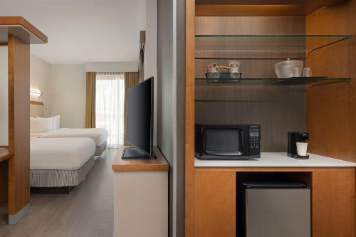 SpringHill Suites Orange Beach at The Wharf - image 37