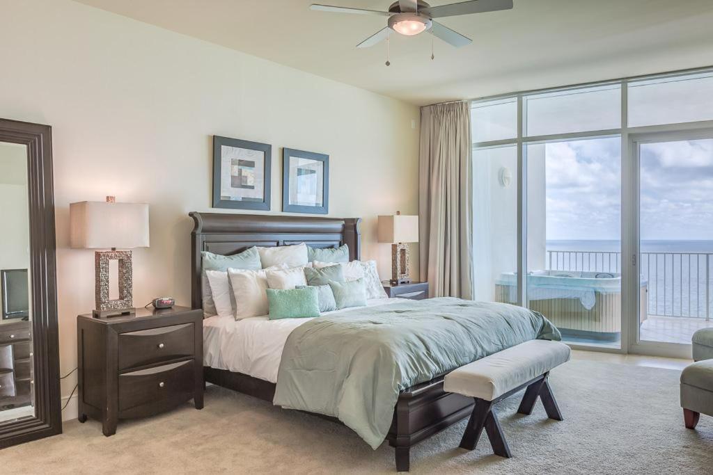 Turquoise Place Unit 1808D - image 7