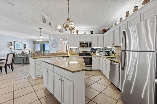 Romar House Unit 704A - image 10
