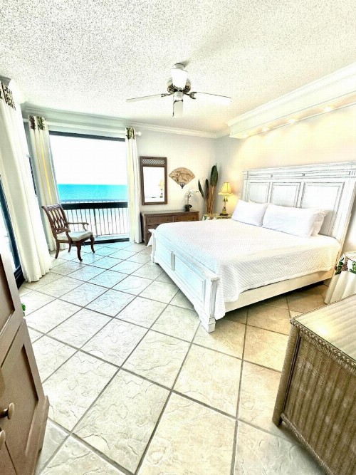 Romar House Unit 704A - image 15