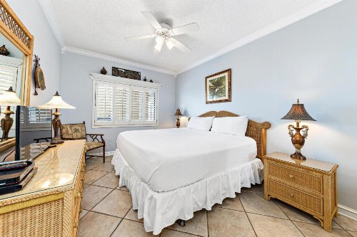 Romar House Unit 704A - image 26