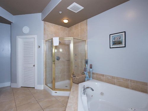 Caribe Penthouse Condo - image 9