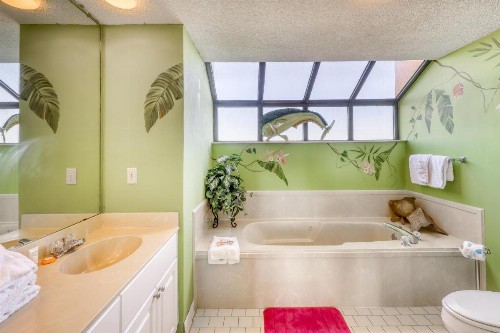 Four Seasons Of Romar #704 West - image 9