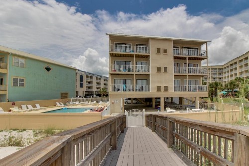Romar Beach Condos - image 6