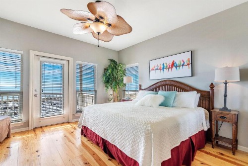 Great Location- Gulf-Front Home w/pool - Heavenly Sunset - Sleeps up to 14. - image 11