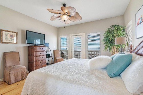 Great Location- Gulf-Front Home w/pool - Heavenly Sunset - Sleeps up to 14. - image 32